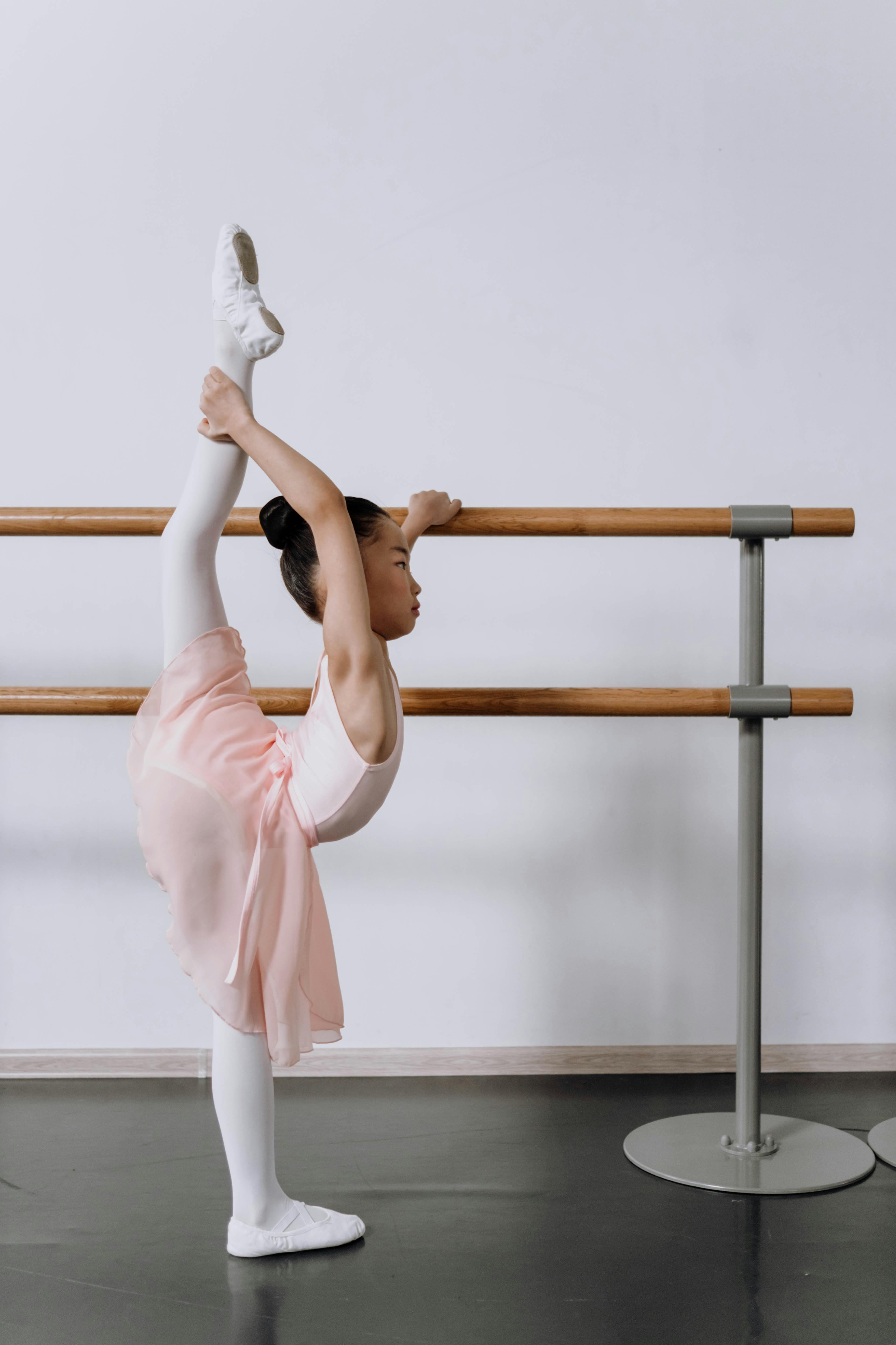 Ballerina & Dance Pose Ideas For Pictures